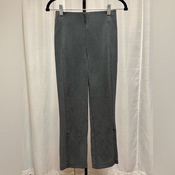 Lululemon Ribbed Softstreme Zip-Leg High-Rise Cropped Pants 25